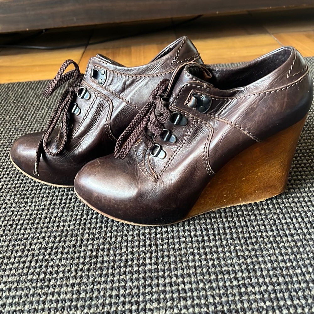 Chloe Wood Wedge shoes